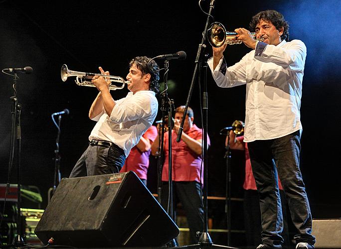 Balkánský hudebně-gastronomický večer - Boban i Marković Orkestar, Džezvica, 4.8.2012, 21. Mezinárodní hudební festival Český Krumlov