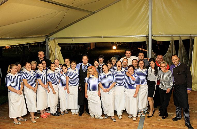 Balkánský hudebně-gastronomický večer - Boban i Marković Orkestar, Džezvica, 4.8.2012, 21. Mezinárodní hudební festival Český Krumlov