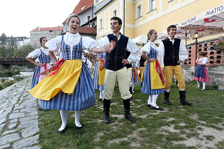 Svatováclavské slavnosti a Mezinárodní folklórní festival 2012 v Českém Krumlově, pátek 28. září 2012