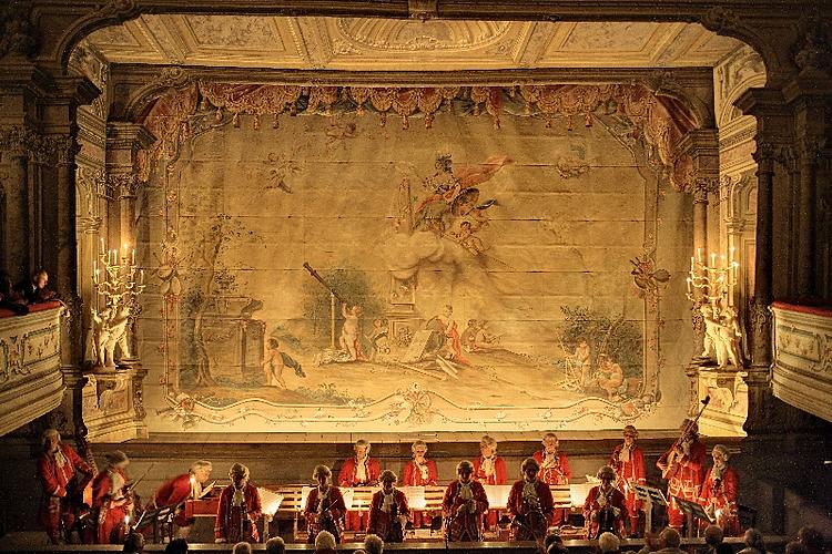 Johann Adolf Hasse: TITO VESPASIANO ovvero LA CLEMENZA DI TITO, soubor barokní hudby  Hof-Musici, 2. - 3. 10. 2010