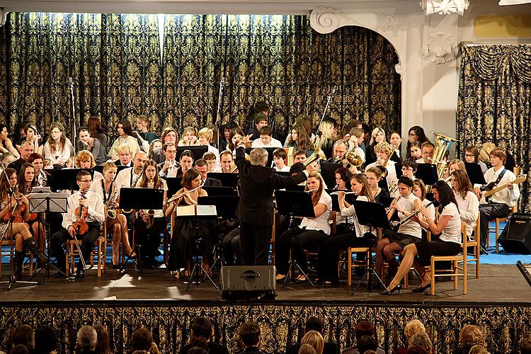 Concert performed by the Artistic Elementary School in Český Krumlov to celebrate the 20th anniversary of entering the town into the UNESCO World Heritage List, 15.12.2012