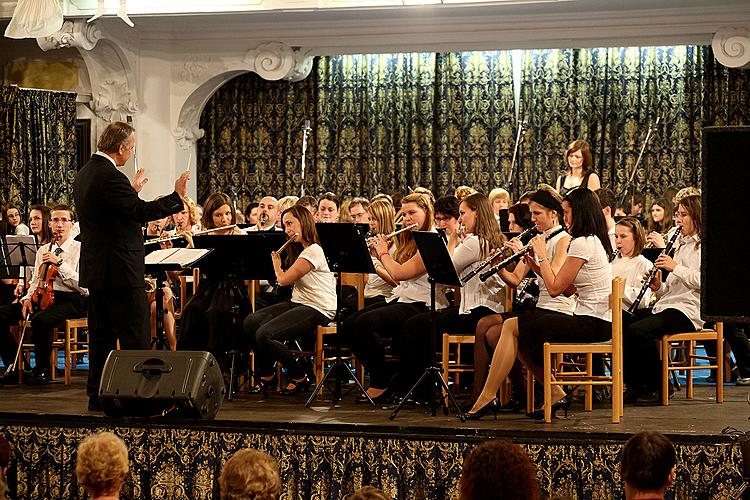 Concert performed by the Artistic Elementary School in Český Krumlov to celebrate the 20th anniversary of entering the town into the UNESCO World Heritage List, 15.12.2012