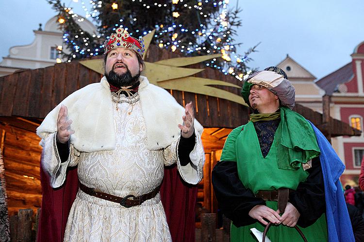 Dreikönigstag in Český Krumlov und Löschen des Weihnachtsbaums, 6.1.2013