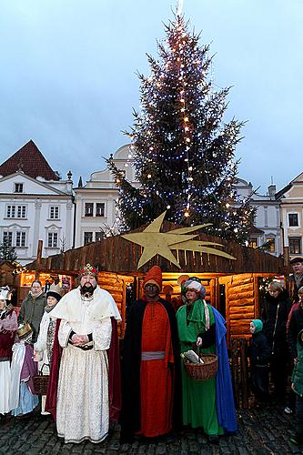 Dreikönigstag in Český Krumlov und Löschen des Weihnachtsbaums, 6.1.2013