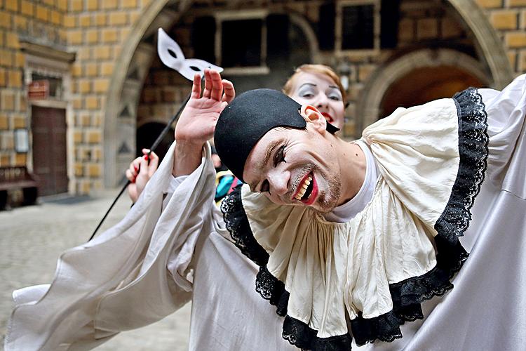 Barocke Nacht auf dem Schloss Český Krumlov ® und Barock Pantomime mit Musik von Antonio Vivaldis, 28.6 und 29.6.2013, Kammermusikfestival Český Krumlov