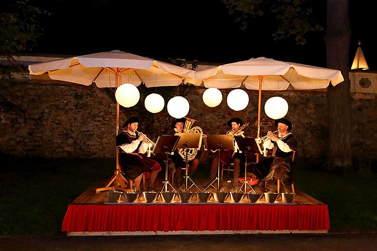 Barocke Nacht auf dem Schloss Český Krumlov ® und Barock Pantomime mit Musik von Antonio Vivaldis, 28.6 und 29.6.2013, Kammermusikfestival Český Krumlov