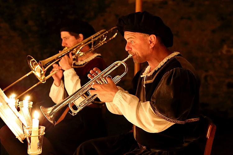 Barocke Nacht auf dem Schloss Český Krumlov ® und Barock Pantomime mit Musik von Antonio Vivaldis, 28.6 und 29.6.2013, Kammermusikfestival Český Krumlov