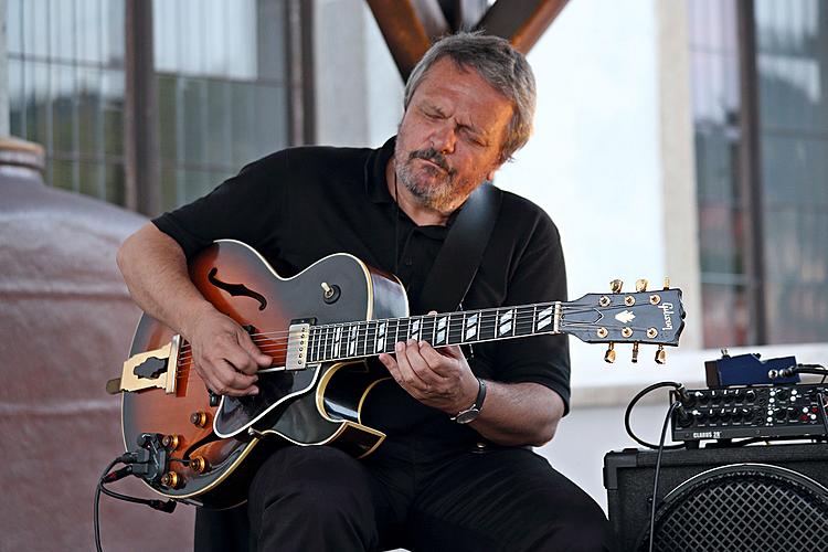 System Tandem: Jiří Stivín – Flöten und Jaroslav Šindler - guitar , 2.7.2013, Kammermusikfestival Český Krumlov