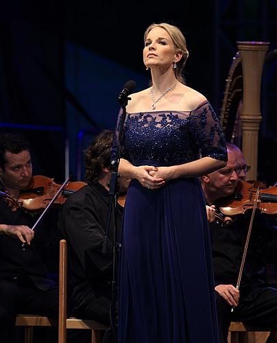 Elīna Garanča (mezzo-soprano), Prague Radio Symphony Orchestra - Orchestra in Residence of the Festival, conductor: Karel Mark Chichon, International Music Festival Český Krumlov, 19.7.2013