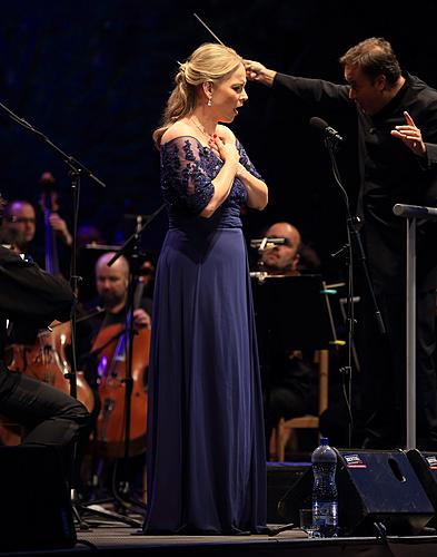 Elīna Garanča (mezzosoprán), Symfonický orchestr Českého rozhlasu - rezidenční orchestr MHF Český Krumlov, Mezinárodní hudební festival Český Krumlov, dirigent: Karel Mark Chichon, 19.7.2013