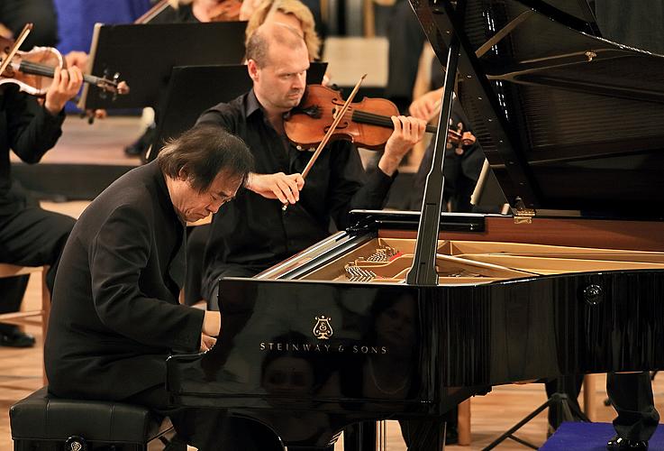 Kun Woo Paik (Klavier) & Nordböhmische Philharmonie TepliceInternationales Musikfestival Český Krumlov, 2.8.2013