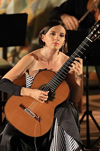 Miriam Rodriguez Brüllová (guitar), Albert Wonjae Pae (flute) & Virtuosi Pragenses, International Music Festival Český Krumlov, 8.8.2013