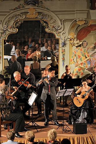 Miriam Rodriguez Brüllová (kytara), Albert Wonjae Pae (flétna) & Virtuosi Pragenses, Mezinárodní hudební festival Český Krumlov, 8.8.2013