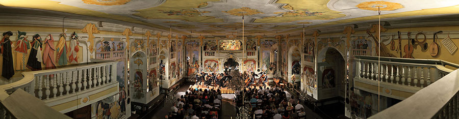 Miriam Rodriguez Brüllová (guitar), Albert Wonjae Pae (flute) & Virtuosi Pragenses, International Music Festival Český Krumlov, 8.8.2013