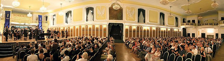 Kun Woo Paik (klavÃ­r) & SeveroÄeskÃ¡ filharmonie Teplice, MezinÃ¡rodnÃ­ hudebnÃ­ festival ÄeskÃ½ Krumlov, 2.8.2013