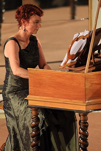 Sophia Jaffé - housle a Barbara Maria Willi - cembalo, Mezinárodní hudební festival Český Krumlov, 14.8.2013