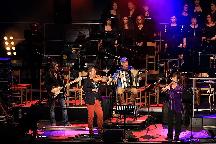 Čechomor and guests – Congratulation concert at the occasion of the 25th birthday of the band, International Music Festival Český Krumlov, 16.8.2013