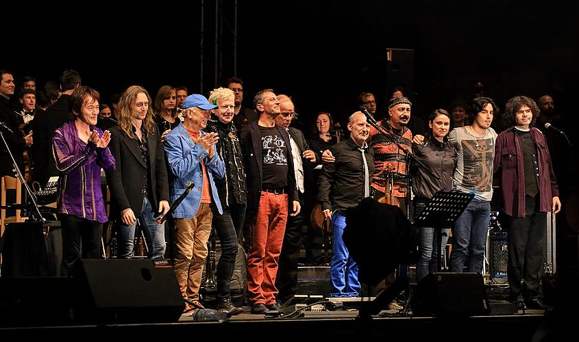 Čechomor und Gäste – Gratulationskonzert zum 25-jährigen Bestehen der Band, Internationales Musikfestival Český Krumlov, 16.8.2013