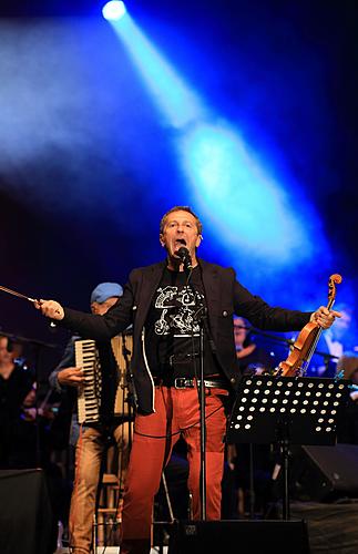 Čechomor und Gäste – Gratulationskonzert zum 25-jährigen Bestehen der Band, Internationales Musikfestival Český Krumlov, 16.8.2013