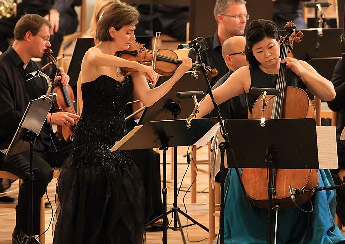 Albena Danailova - Violine, Meehae Ryo - Violoncello und Rundfunk-Sinfonieorchester Prag, Internationales Musikfestival Český Krumlov, 17.8.2013