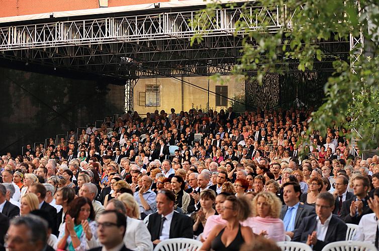 Elīna Garanča (mezzosoprán), Symfonický orchestr Českého rozhlasu - rezidenční orchestr MHF Český Krumlov, Mezinárodní hudební festival Český Krumlov, dirigent: Karel Mark Chichon, 19.7.2013