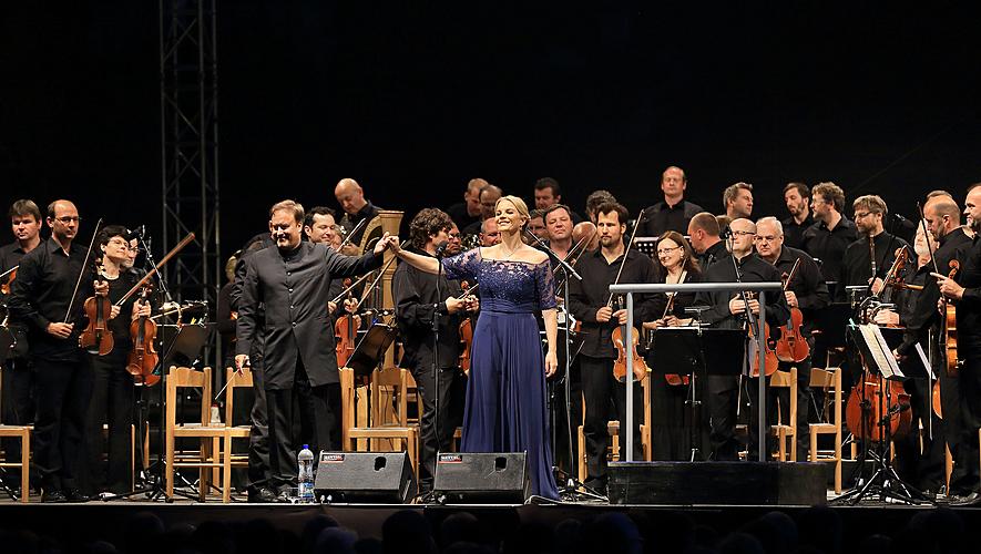 Elīna Garanča (mezzo-soprano), Prague Radio Symphony Orchestra - Orchestra in Residence of the Festival, conductor: Karel Mark Chichon, International Music Festival Český Krumlov, 19.7.2013