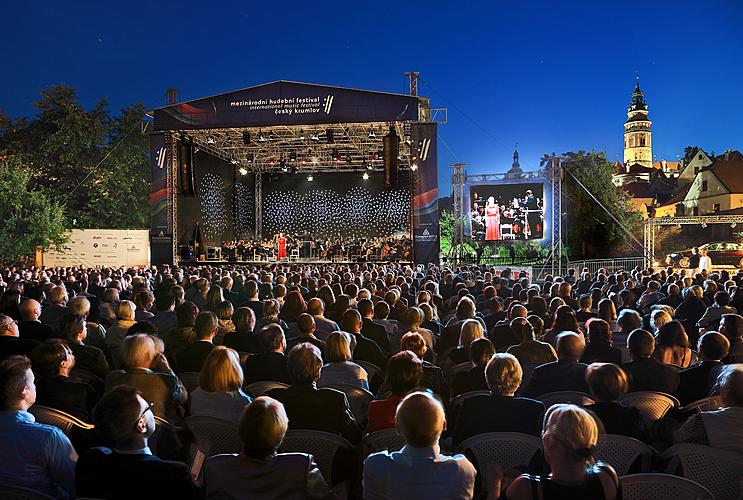 Elīna Garanča (mezzosoprán), Symfonický orchestr Českého rozhlasu - rezidenční orchestr MHF Český Krumlov, Mezinárodní hudební festival Český Krumlov, dirigent: Karel Mark Chichon, 19.7.2013