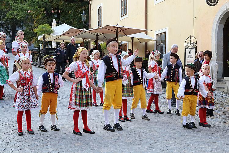 Svatováclavské slavnosti a Mezinárodní folklórní festival 2013 v Českém Krumlově, pátek 27. září 2013