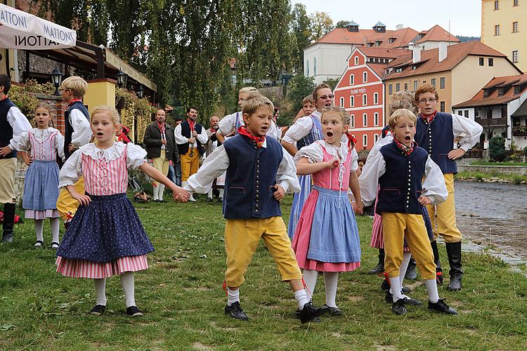 Svatováclavské slavnosti a Mezinárodní folklórní festival 2013 v Českém Krumlově, pátek 27. září 2013