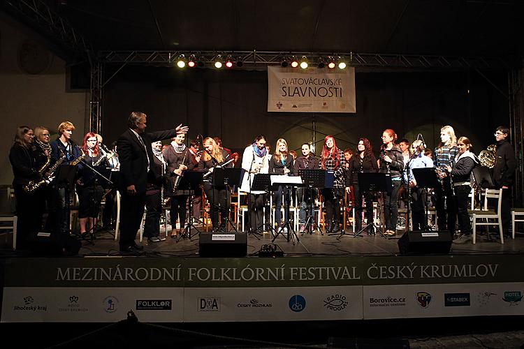 Svatováclavské slavnosti a Mezinárodní folklórní festival 2013 v Českém Krumlově, pátek 27. září 2013