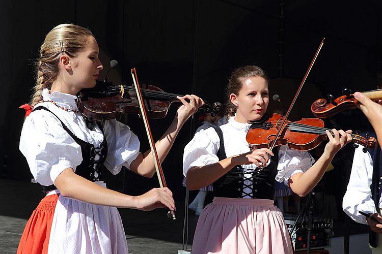 Svatováclavské slavnosti a Mezinárodní folklórní festival 2013 v Českém Krumlově, sobota 28. září 2013