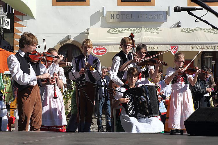 Saint Wenceslas Celebrations and International Folk Music Festival 2013 in Český Krumlov, Saturday 28th September 2013