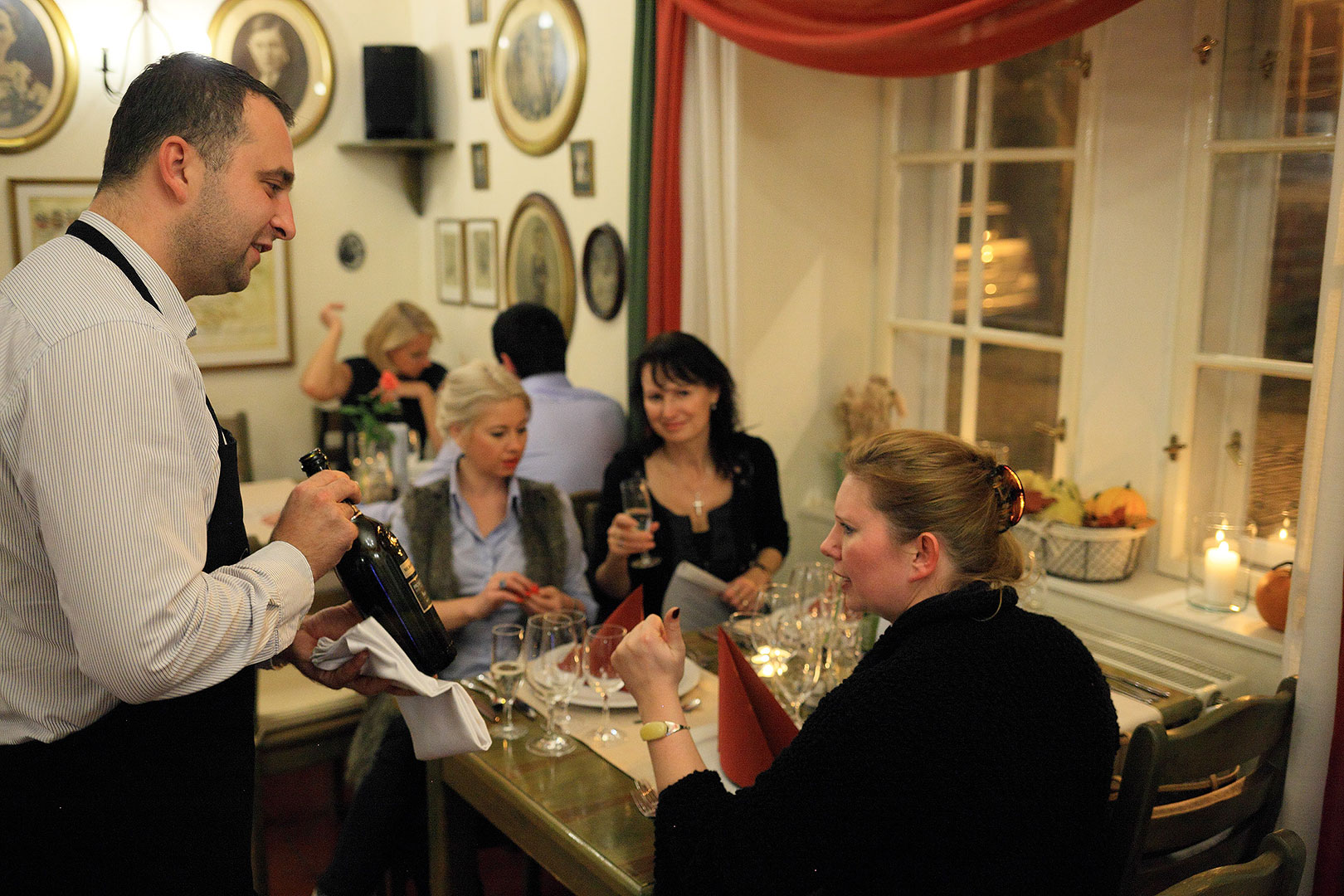 Buon Appetito / Italská vína a gastronomie, Pizzerie Latrán, 21.11.2013, Festival vína Český Krumlov 2013