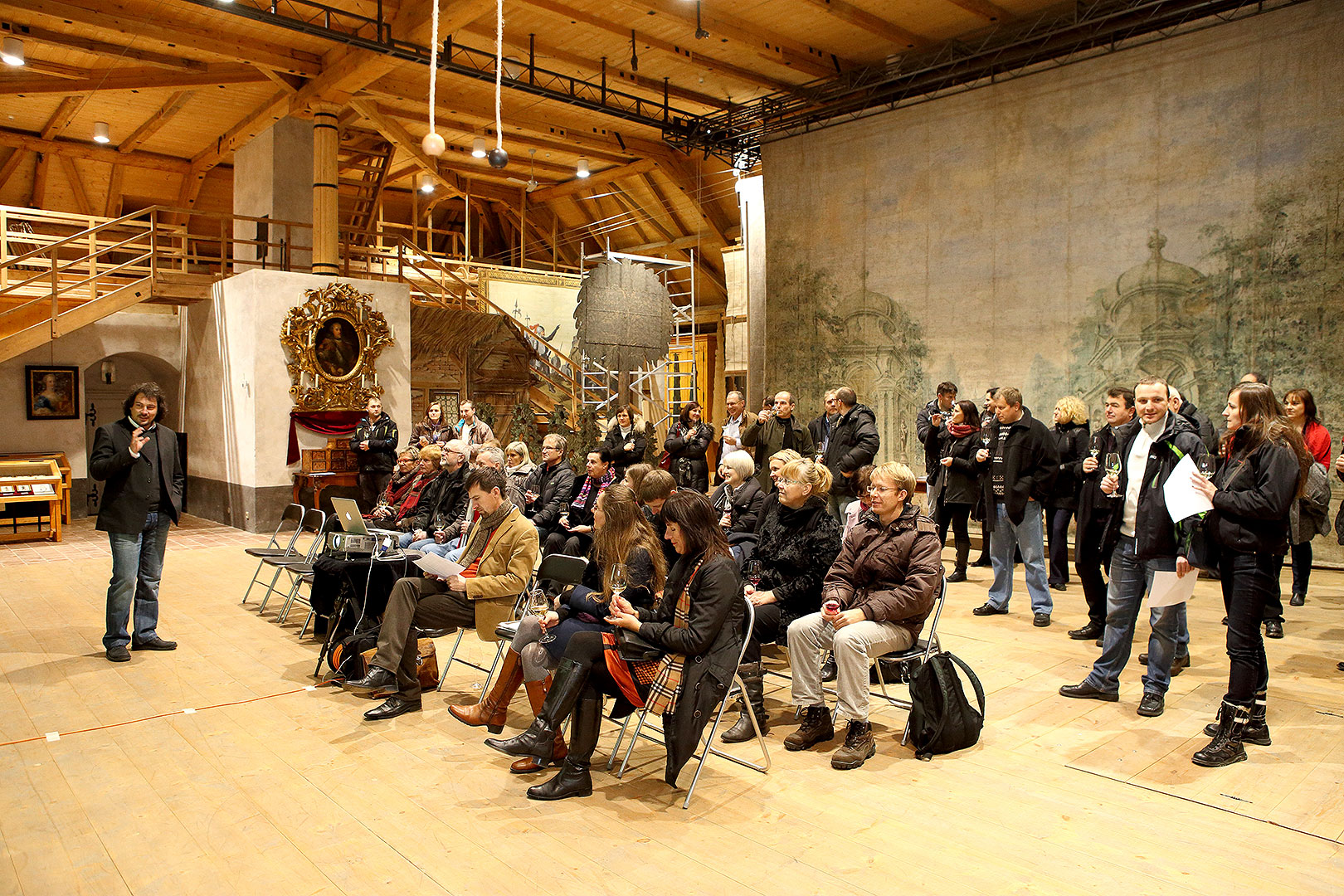 Víno na zámku Český Krumlov, Schwarzenberské archivní sklepy, V. nádvoří, 29.11.2013, Festival vína Český Krumlov 2013