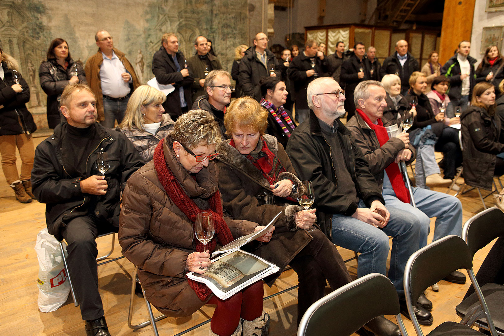 Víno na zámku Český Krumlov, Schwarzenberské archivní sklepy, V. nádvoří, 29.11.2013, Festival vína Český Krumlov 2013