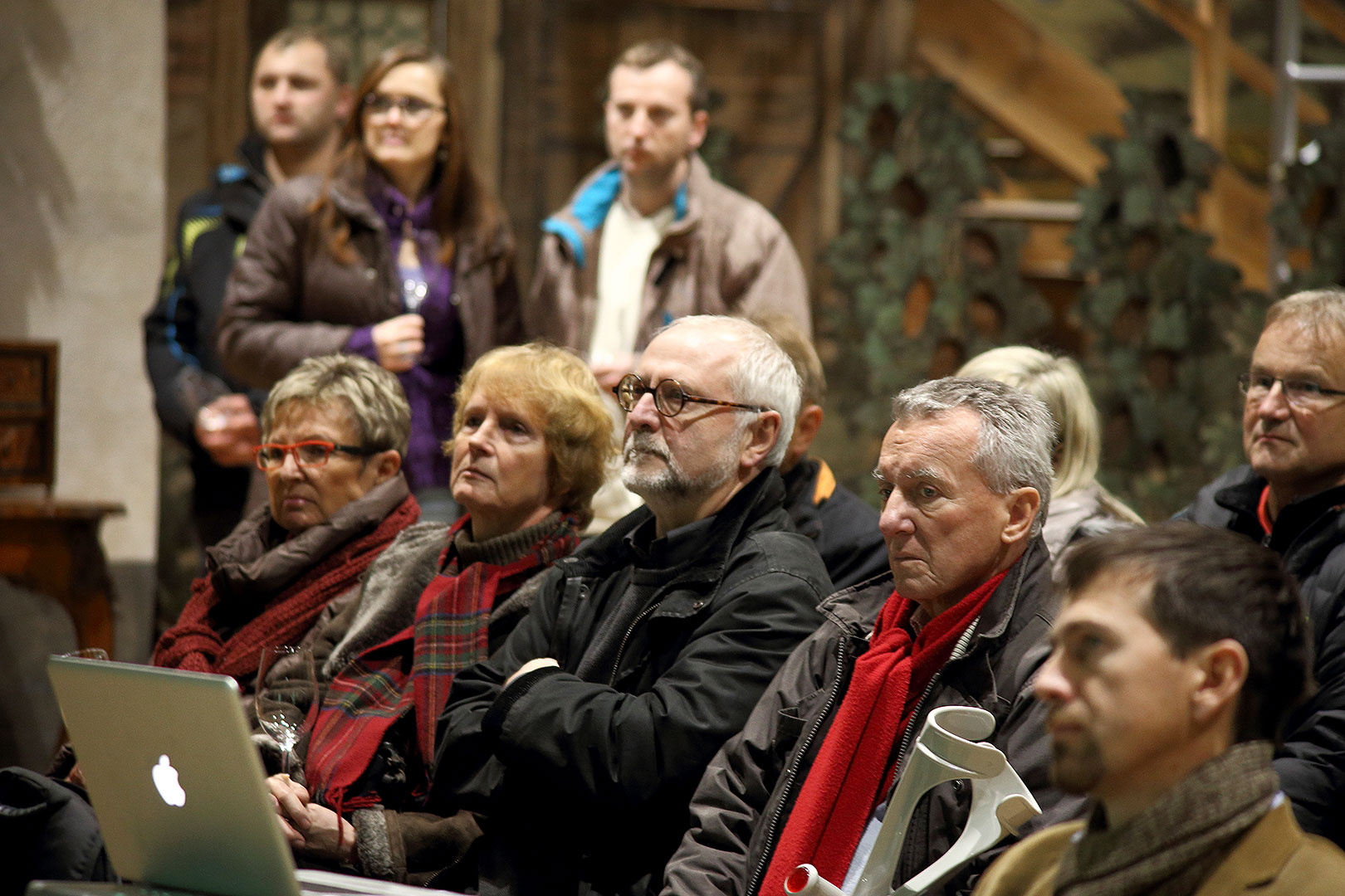 Víno na zámku Český Krumlov, Schwarzenberské archivní sklepy, V. nádvoří, 29.11.2013, Festival vína Český Krumlov 2013