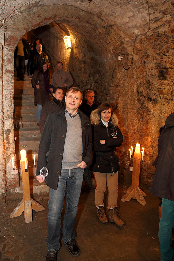 Víno na zámku Český Krumlov, Schwarzenberské archivní sklepy, V. nádvoří, 29.11.2013, Festival vína Český Krumlov 2013