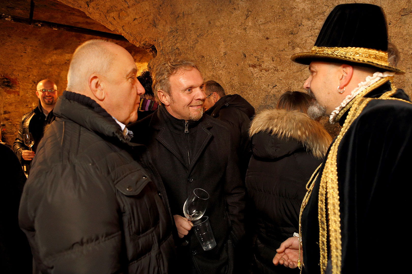 Víno na zámku Český Krumlov, Schwarzenberské archivní sklepy, V. nádvoří, 29.11.2013, Festival vína Český Krumlov 2013