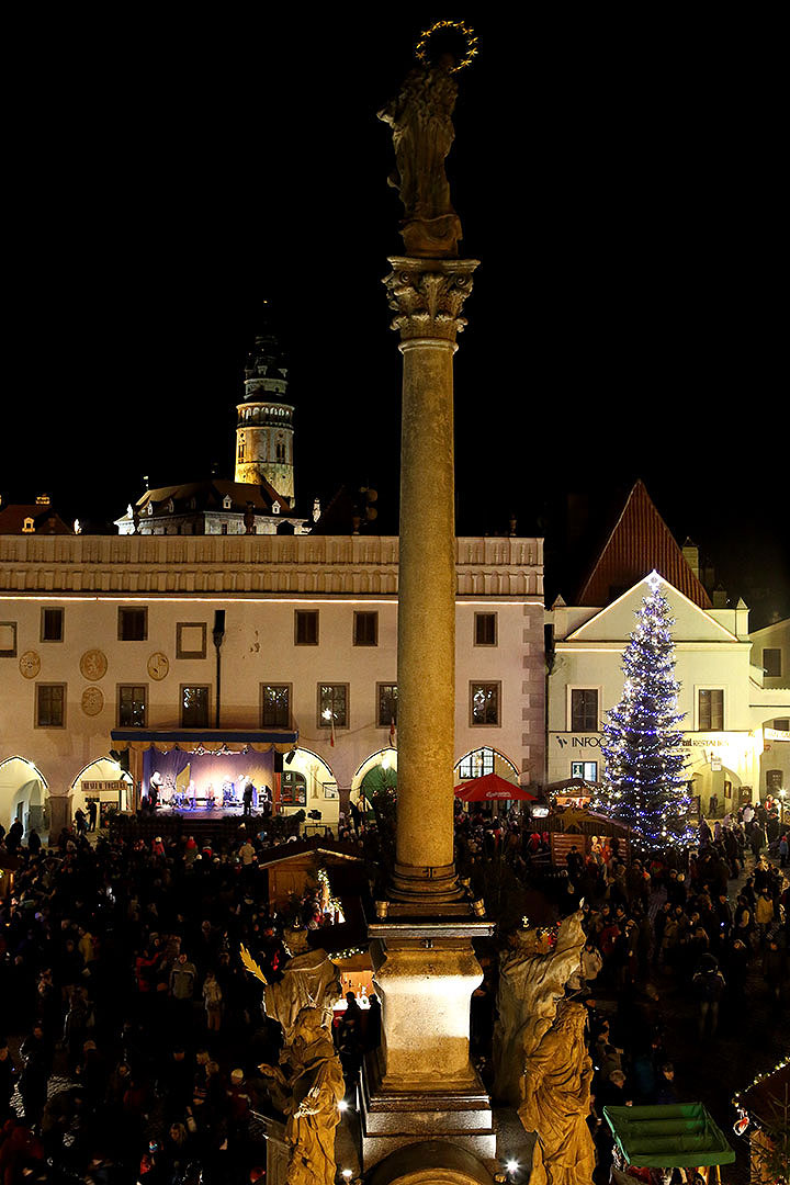 1. Adventsonntag - musikalisch- poetische Eröffnung des 1. Advents und Erleuchtung der Kerzen am Weihnachtsbaum, 1.12.2013