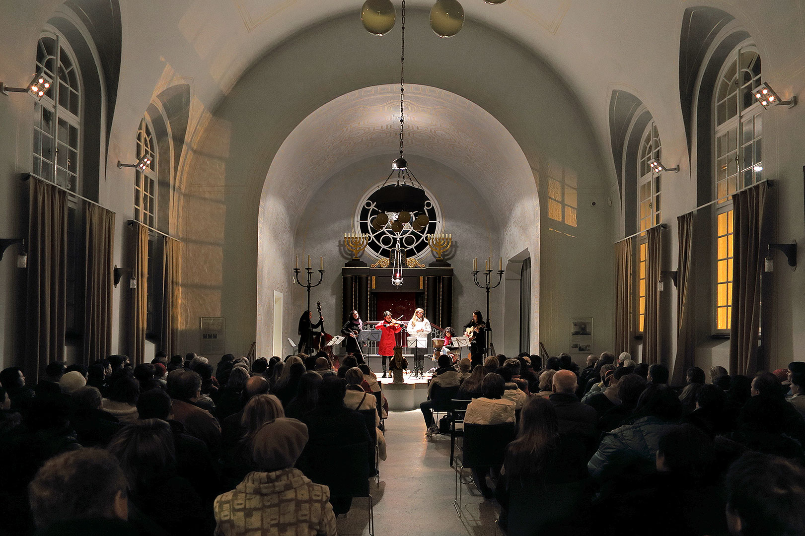 Lakomá Barka - Vorweihnachtskonzert, Synagoge Český Krumlov 8.12.2013