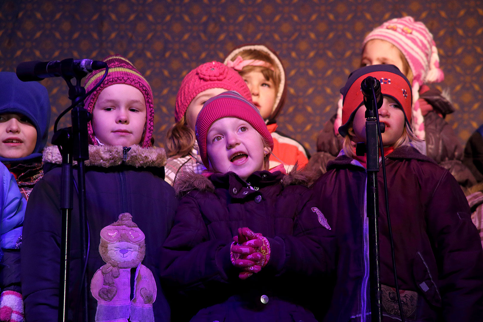 3. adventní neděle - společné zpívání u vánočního stromu, 15.12.2013