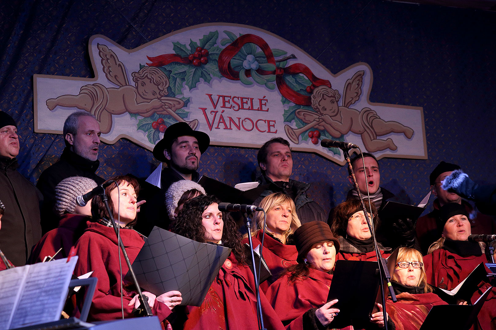 3. adventní neděle - společné zpívání u vánočního stromu, 15.12.2013