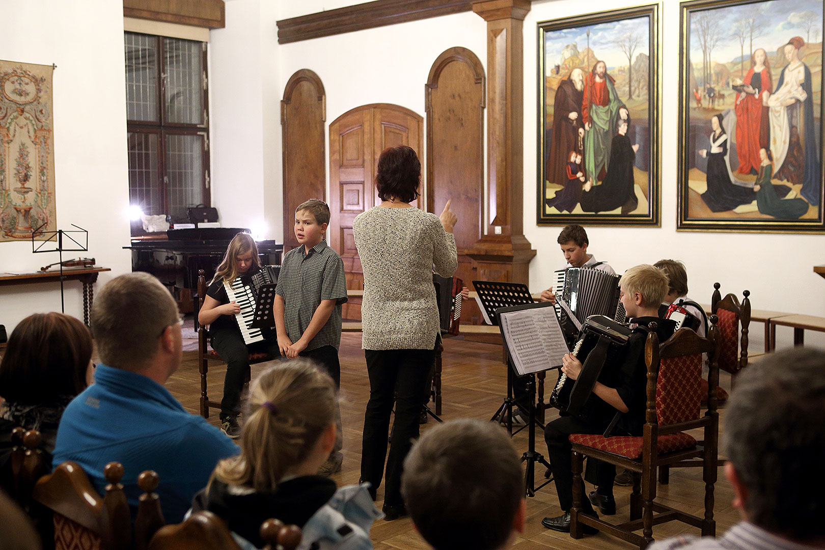 Wir bringen euch Neuigkeiten mit - Konzert der Band Brumlíci und der Gäste, Kunstschule ZUŠ Český Krumlov, 19.12.2013