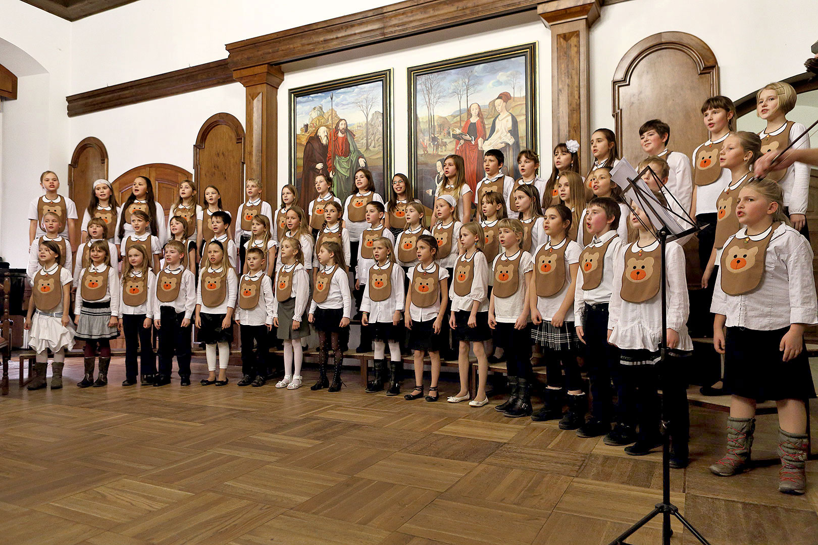 Bringing You the News - Concert by Brumlíci and their guests, Artistic Elementary School Český Krumlov, 19.12.2013