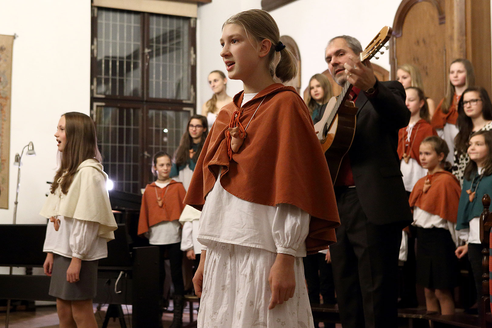 Čas radosti, veselosti - koncert Medvíďat, ZUŠ Český Krumlov, 22.12.2013