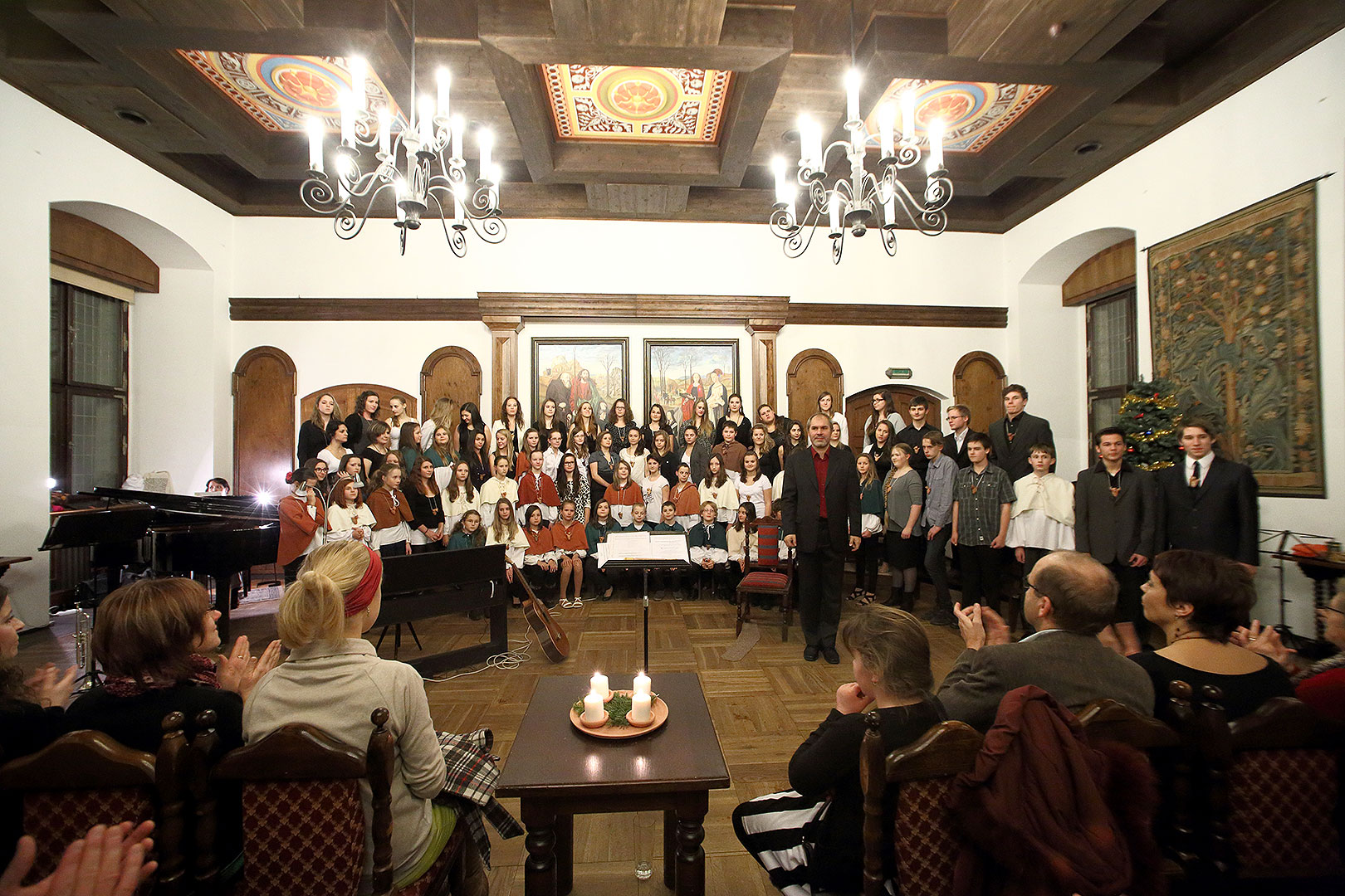 Čas radosti, veselosti - koncert Medvíďat, ZUŠ Český Krumlov, 22.12.2013