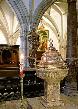 Church of St. Vitus in Český Krumlov, baptismal, foto: Libor Sváček 