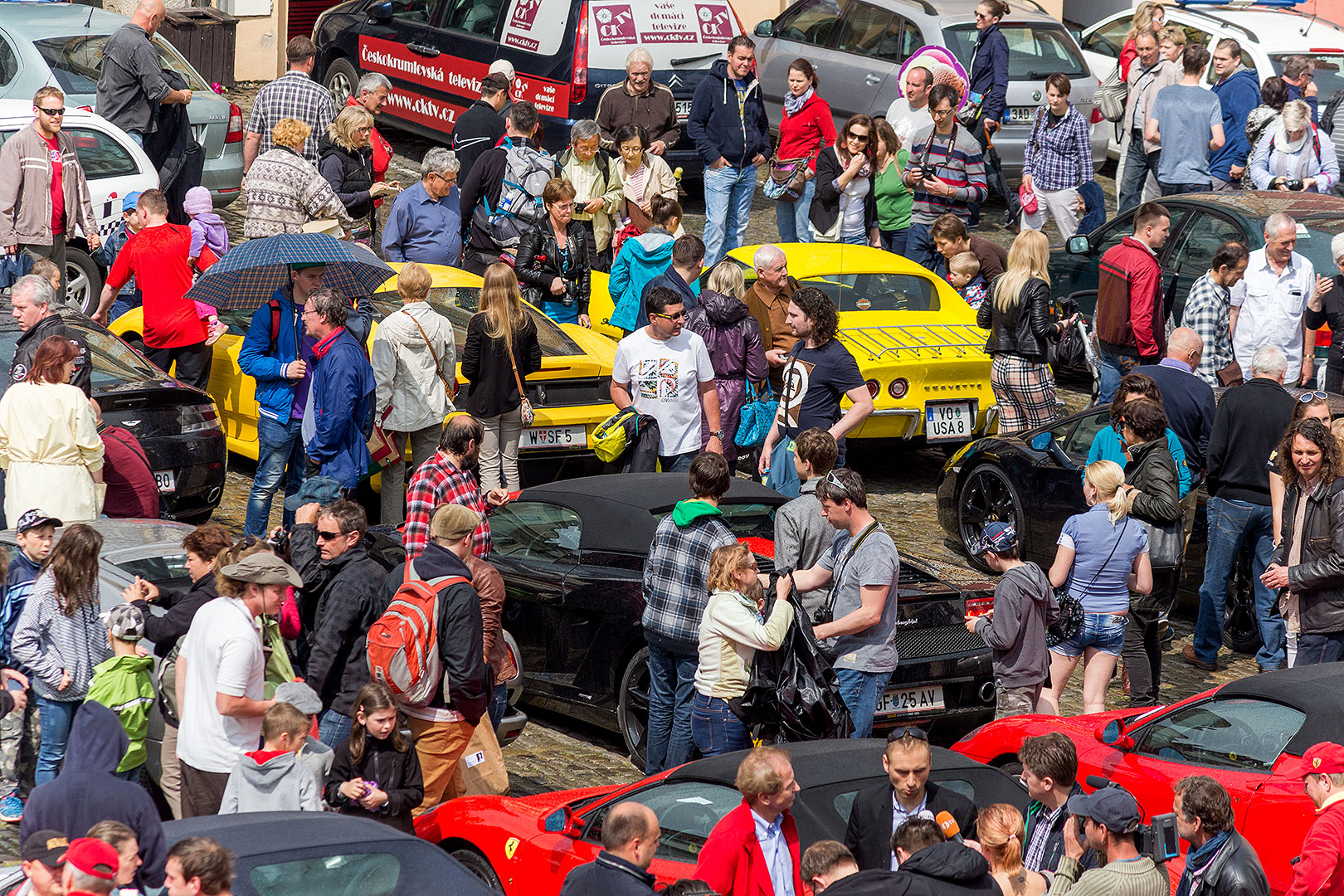 Ferrari Klub Österreich, Stadtplatz Svornosti Český Krumlov 2.5.2014