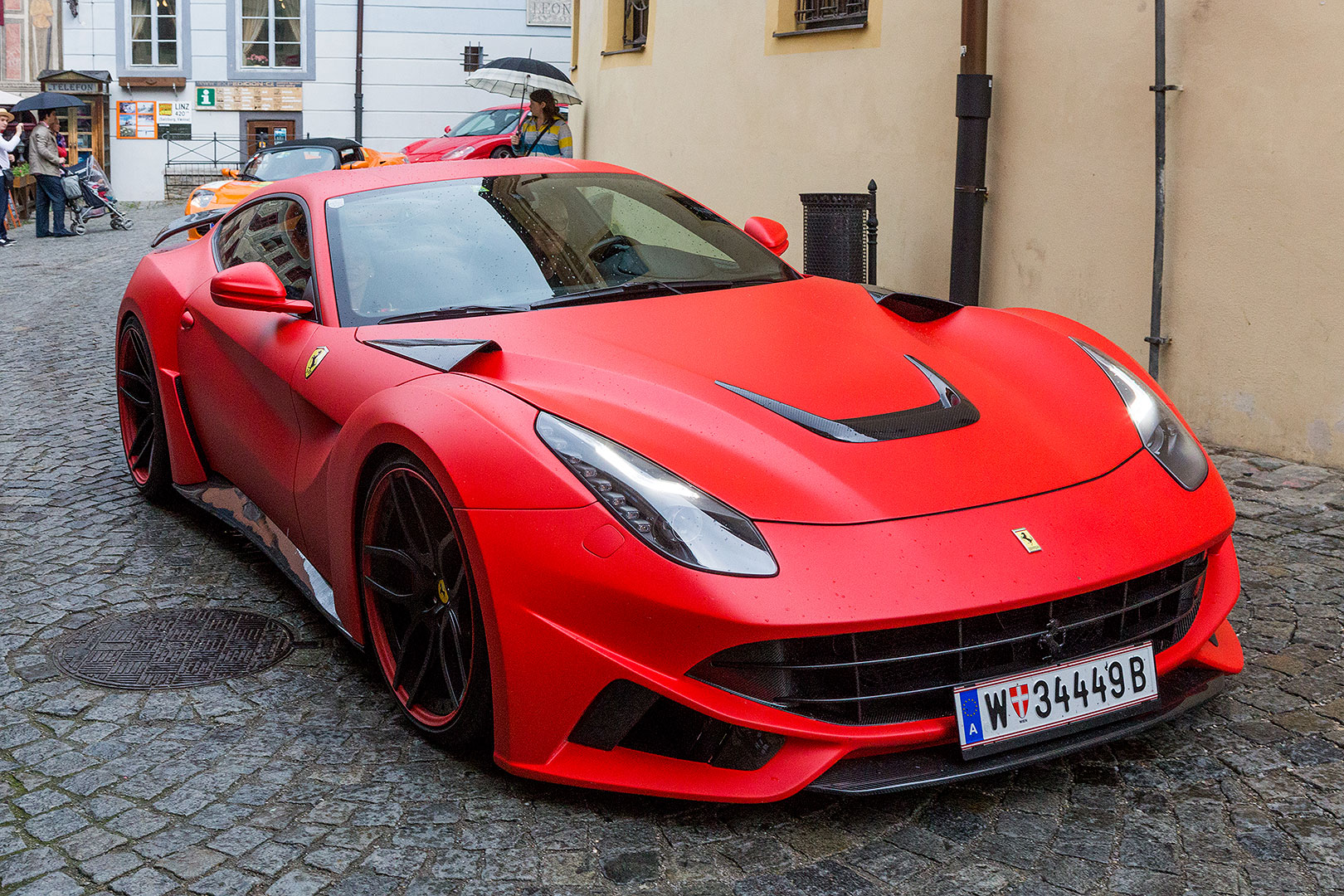 Ferrari Klub Österreich, Stadtplatz Svornosti Český Krumlov 2.5.2014