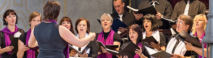 TOP - Musica Divina - smÃ­Å¡enÃ½ pÄveckÃ½ sbor, umÄleckÃ¡ vedoucÃ­ ZdeÅka LitvanovÃ¡, 29.6.2014, Festival komornÃ­ hudby ÄeskÃ½ Krumlov